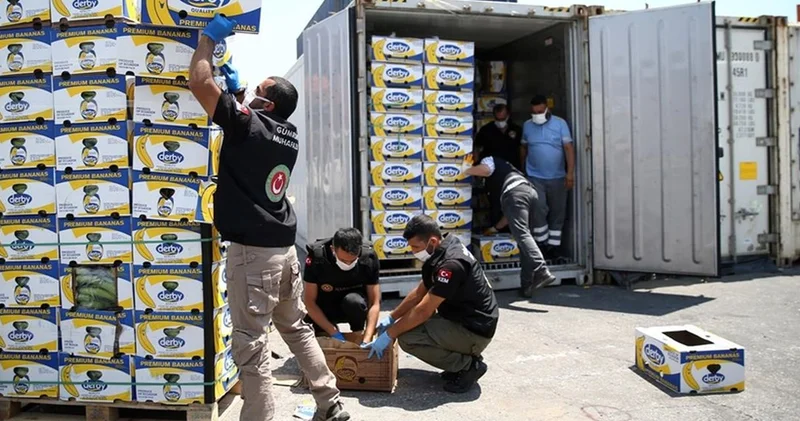 Çeşme limanında 30 kilo kokain ve 100 kilo skunk ele geçirildi