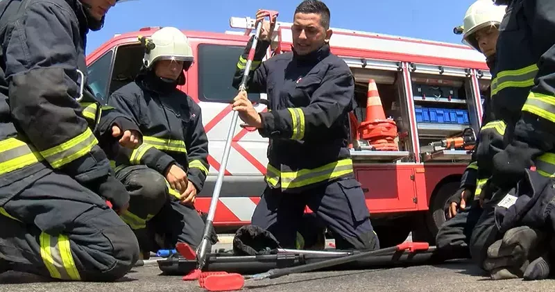 Hava ısındı, itfaiyenin yılan mesaisi başladı