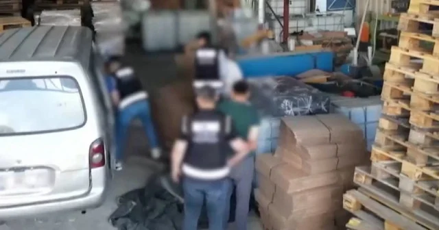 İzmir de 6 milyonluk sahte içki operasyonu: 2 tutuklama VİDEO İZLE