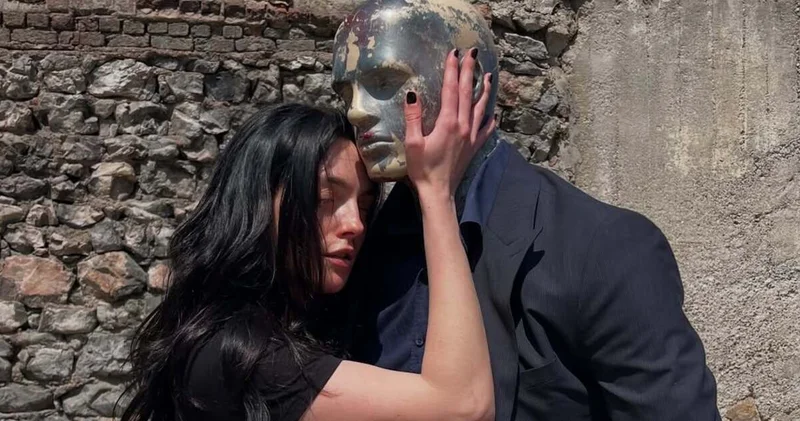 Melis Sezen den cansız mankenle dans Magazin haberleri