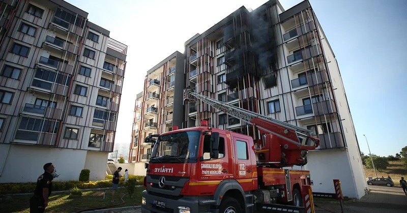Çanakkale de korkutan bina yangını: 10 kişi hastanelik oldu