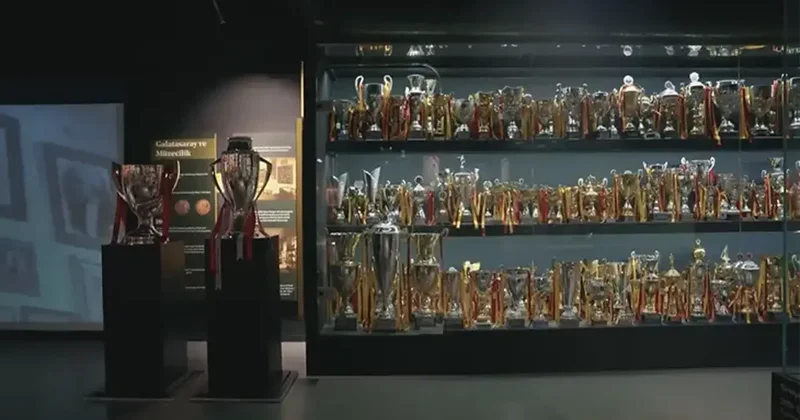 5 Yıldızlı Galatasaray, müzesinden nispet yaptı Fanatik Spor Haberleri Video
