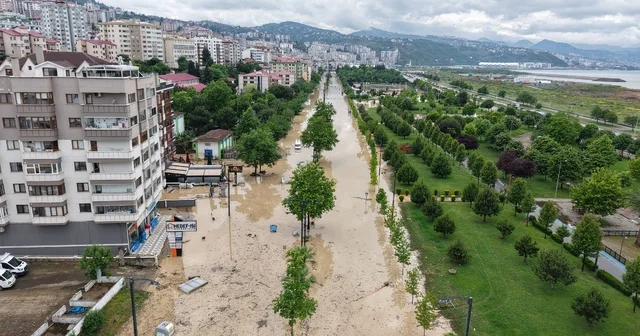 Trabzon da selin izleri siliniyor, kayıp kişi aranıyor Trabzon Haberleri