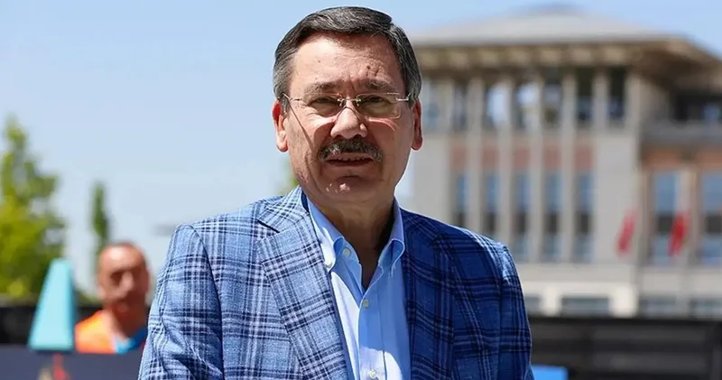 Gazetecilere sinirlenen Güler e Melih Gökçek yol gösterdi! Zeytin çubuğu ile sopayı hakediyorlar