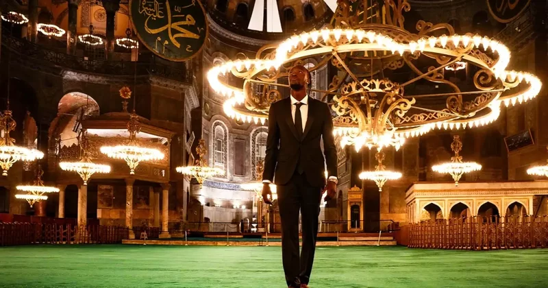 Beşiktaş a transfer olan Tammy Abraham soluğu Ayasofya Camii nde aldı