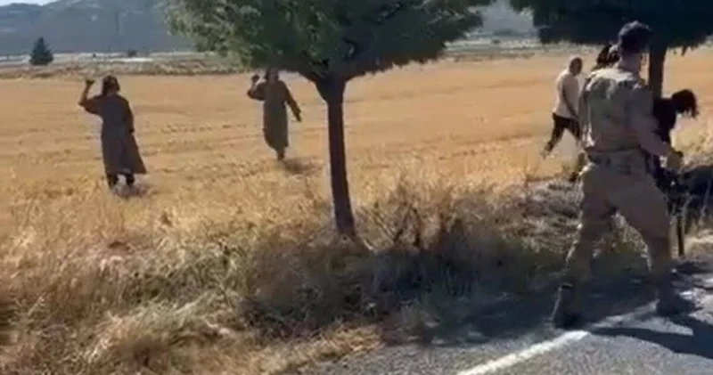 Fransa plakalı minibüsten kâbus çıktı! Kaza sonrası yardıma giden jandarmaya saldırdılar! Son dakika haberleri