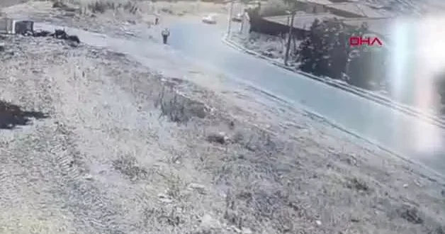 Büyükçekmece’de feci kaza! 15 yaşındaki sürücü son sürat geldi, yayaya çarptı