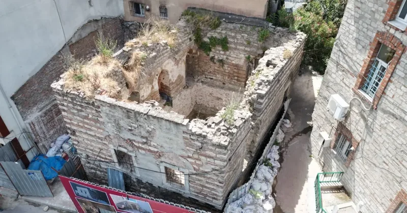 Fatih te asırlık mektep yeniden hayat buldu