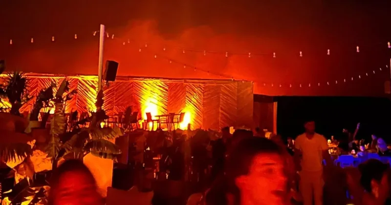 İzmir yandı, Çeşme coştu! Yangın ortasında pes dedirten görüntü