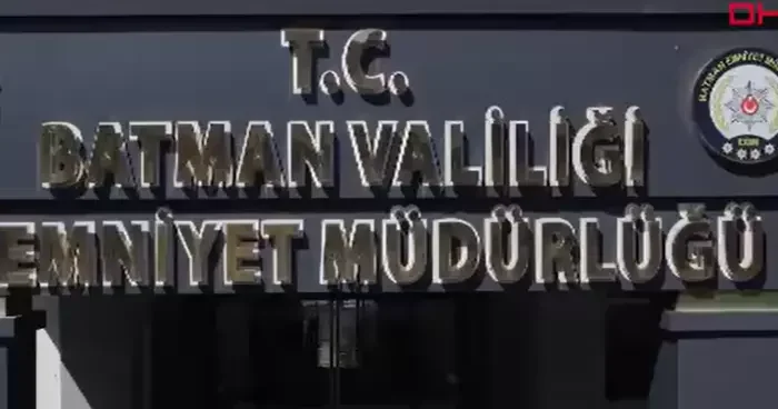 Çimento torbalarının altına gizlenmiş 27 kilo uyuşturucuyu ‘Mailo’ buldu