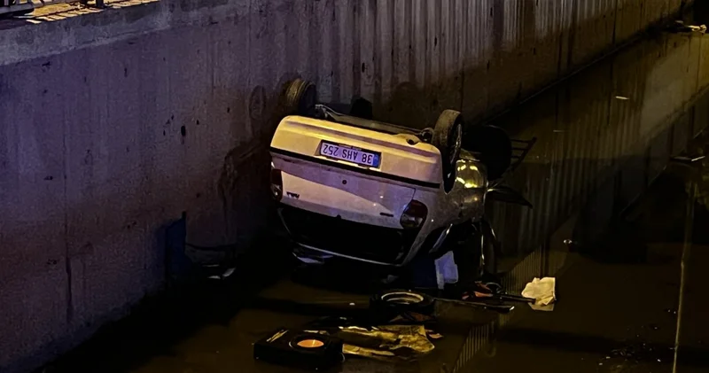 Otomobil sulama kanalına devrildi: Şoför hastaneye kaldırıldı