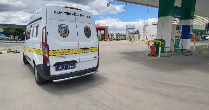 Kayseri’de akaryakıt istasyonunda silahlı bıçaklı kavga!