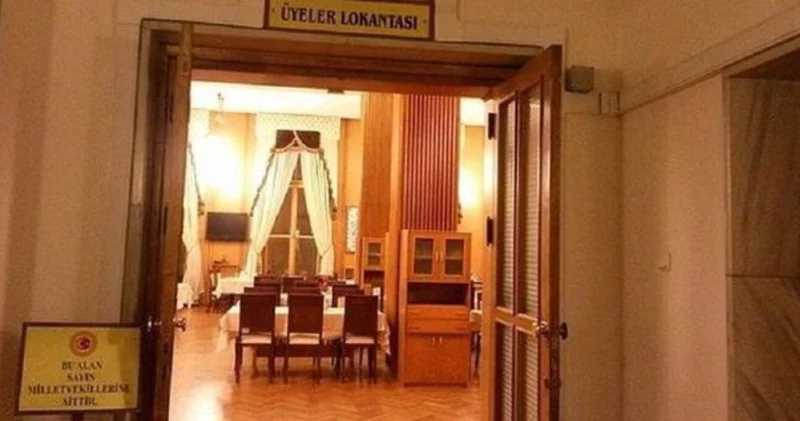 Meclis lokantasında zehirlenme iddiası! Milletvekili: Sürekli kusuyorum