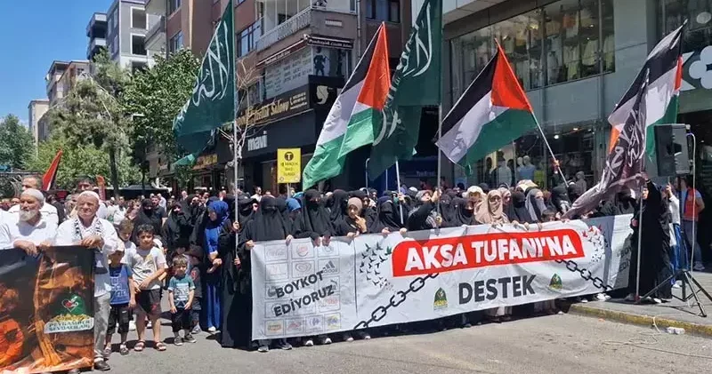 Diyarbakır’da Leman dergisi protestosu