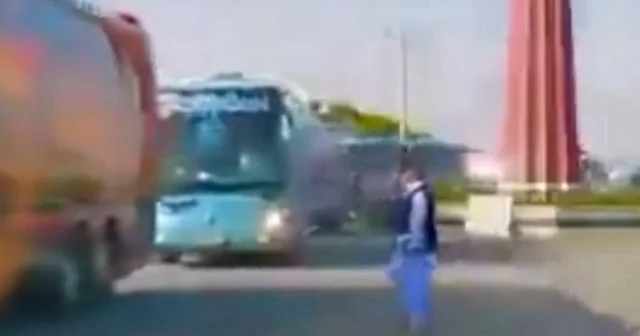 İran İsrail e istihbarat sağladıkları gerekçesiyle Afganları sınır dışı ediyor VİDEO İZLE