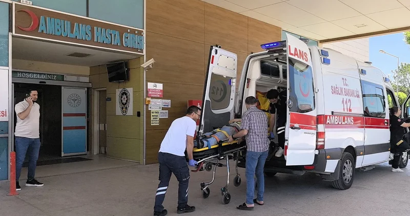 Devrilen suntaların altında kalan işçi yaralandı