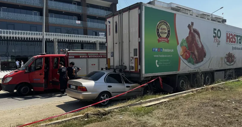 Bursa da feci kaza! Tıra arkadan çarptı
