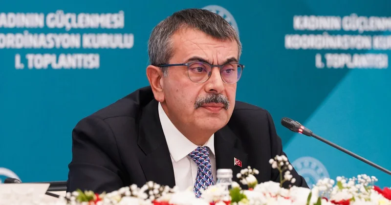 Okullarda serbest kıyafet uygulaması kaldırılıyor mu? Bakan Tekin den açıklama