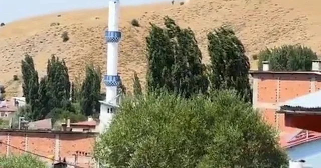 Yazlıkçılar Sivaslı muhtarı isyan ettirdi. VİDEO İZLE