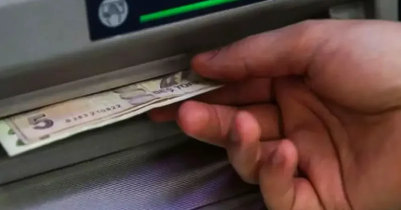 ATM de parası sıkışanlar dikkat! Dolandırıcıların yeni yöntemi pes dedirtti
