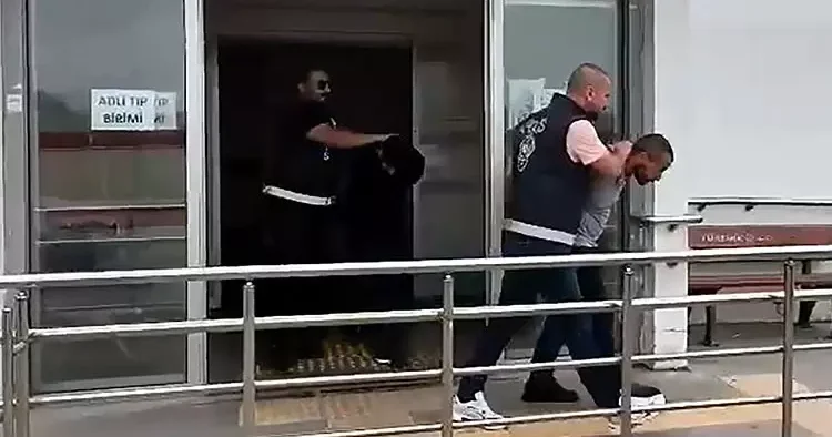 Sebebi karşı çıkmaları... Sevgilisinin ailesine silahlı saldırıya giderken yakalandı