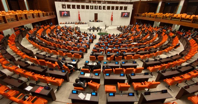 Komisyon un Meclis teki hazırlık toplantısında nitelikli çoğunluk tartışması: CHP nin ön şartı uzlaşıyı engelledi Politika Haberleri