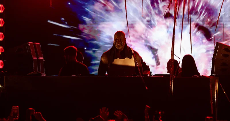 Basketbol efsanesi Shaquille O Neal dan Antalya da DJ performansı