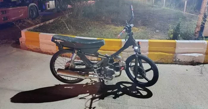 Kamyonetin çarptığı motosiklet sürücüsü yaralandı