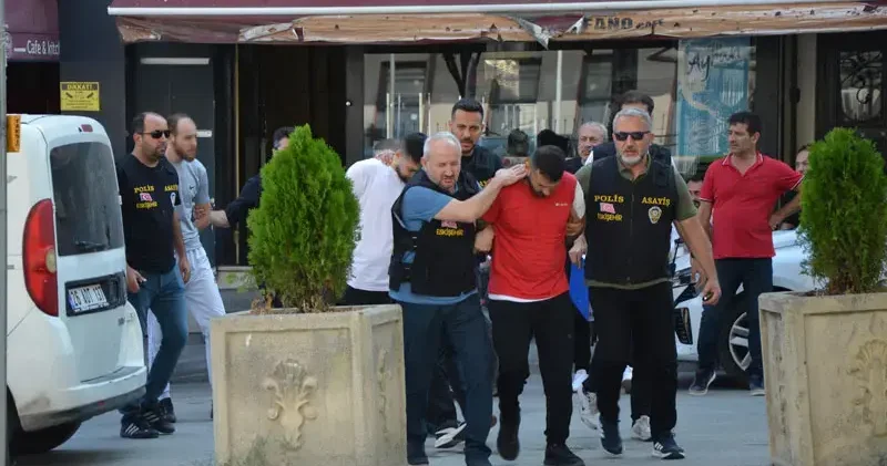 Eskişehir’de 2 kişinin öldüğü silahlı kavganın şüphelileri adliyede