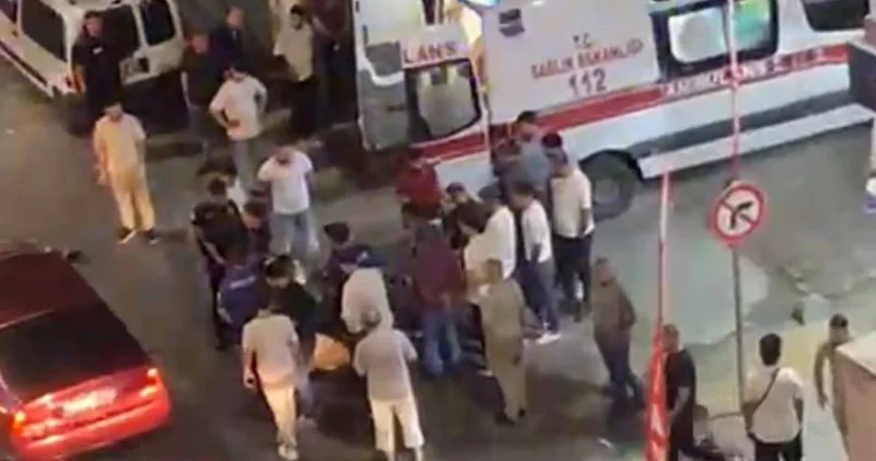 Sultangazi de yaşanan kavgalar kamerada: 2 kişi yaralandı