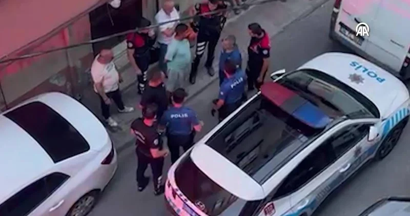 Çevirmeden kaçarken polis aracına çarptılar! 106 bin lira ceza kesildi