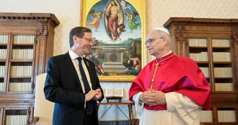 Papa Leo, İsrail Cumhurbaşkanı Herzog la kritik bir görüşme yaptı