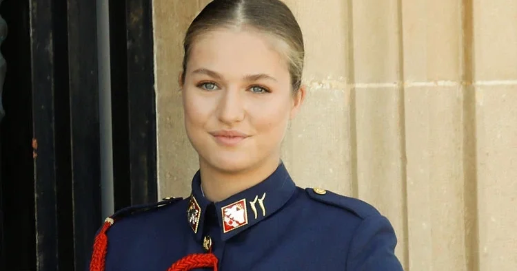 O soluk gülümsemenin ardında en büyük korkusu gizliymiş... Her şey babamın onuru için!