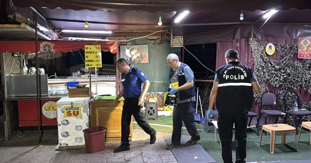 Adana da çay ocağına düzenlenen silahlı saldırıda 2 kişi yaralandı Adana Haberleri