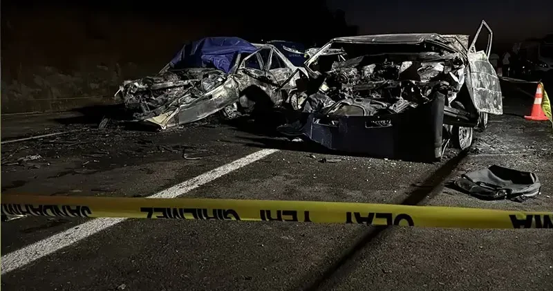 Karabük’te 2 otomobilin çarpıştığı kazada yangın çıktı; 3 ölü, 5 yaralı