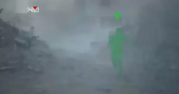İsrail bu cesaretle baş edemiyor! İki tankın arasına sızdı, çıplak elle Merkava’nın kapısını zorladı