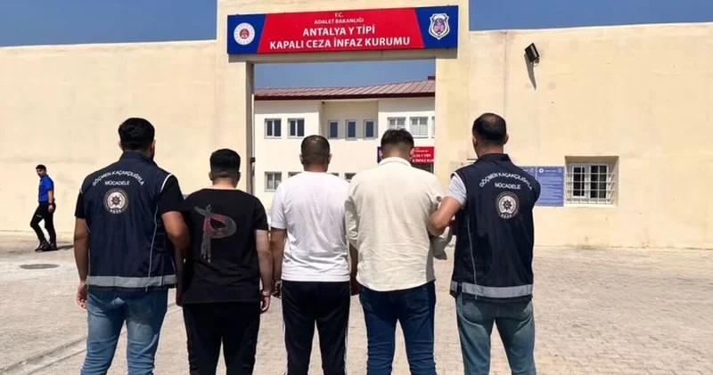 Son dakika: 46 göçmen kaçakçısı yakalandı