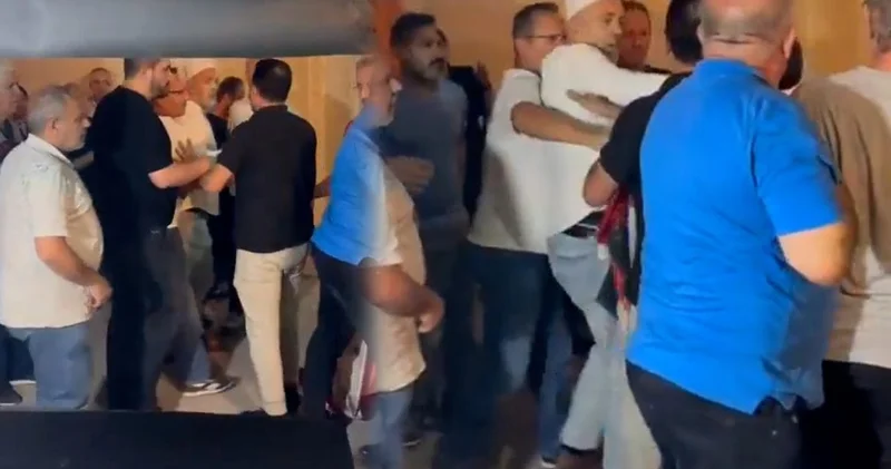 Mevlid Kandili etkinliğinde Atatürk ten rahatsız oldular! Arbede çıktı