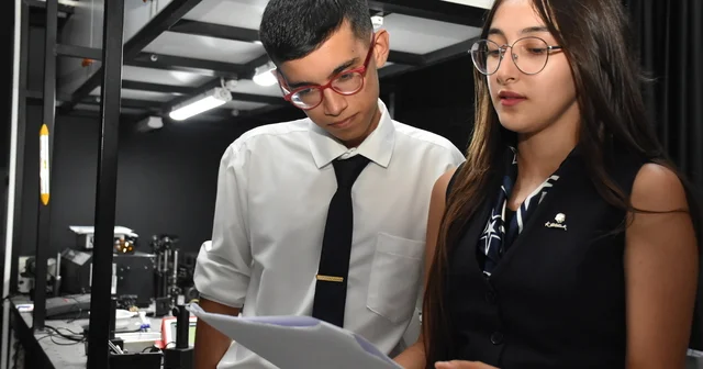 Lise öğrencileri, atom altı parçacığının görüntülenmesi projeleriyle NASA dan davet aldı Kocaeli Haberleri