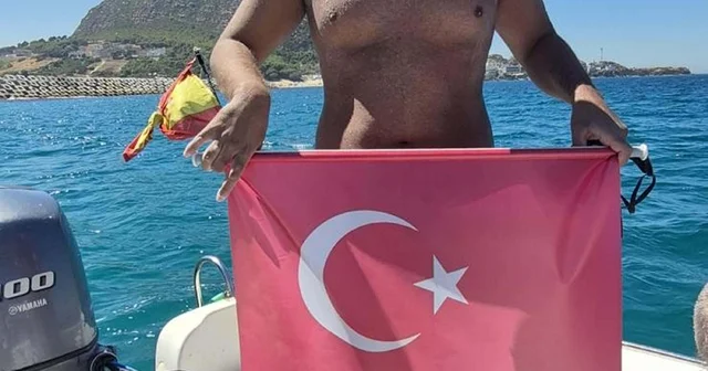 Otizmli ultra maraton yüzücüsü Tuna, Cebelitarık Boğazı nı geçti (2) İzmir Haberleri