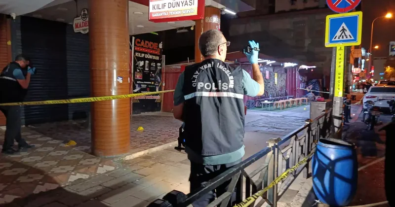 Motosikletli şüphelilerden çay ocağına silahlı saldırı: 2 yaralı