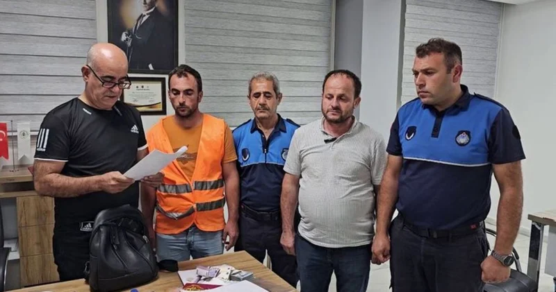 Altın ve para dolu çantayı sahibine verdi Son dakika haberleri