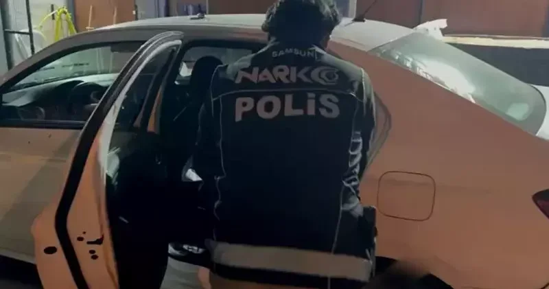 Kiralık otomobille uyuşturucu sevkiyatında baba oğula gözaltı