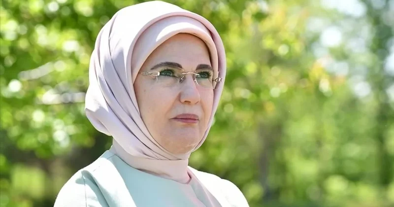 Emine Erdoğan’dan kandil mesajı: Kutlu gece, insanlığın tazelenme mevsimi