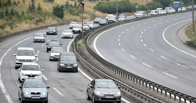 Otoyolda 140 km hızla gitmenin neden anlamsız olduğu matematik formülüyle açıklandı Sözcü Gazetesi