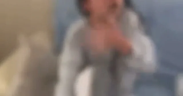Camide 2 kişiyle ilişkiye girdiğini iddia ettiği kız kardeşine şiddet uygulayıp, üzerine kaynar su döktü Manisa Haberleri