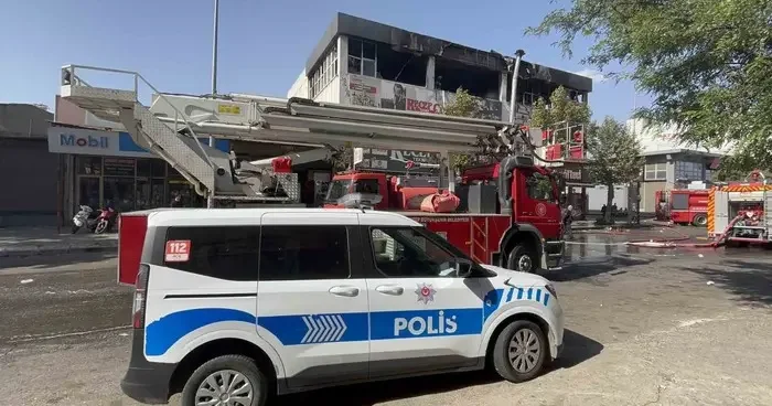Gaziantep’te iş yerinde çıkan yangını itfaiye söndürdü