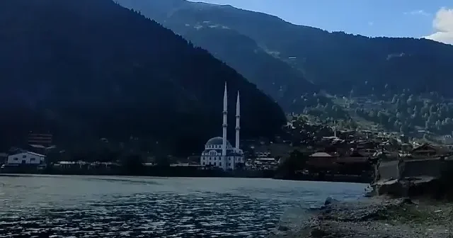 Uzungöl’de buluş geçişi görsel şölen sundu: İzleyenleri mest etti VİDEO İZLE