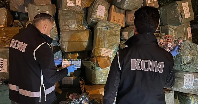 Ağrı da 40 milyon lira değerinde gümrük kaçağı oyuncak ve kalem ele geçirildi Ağrı Haberleri