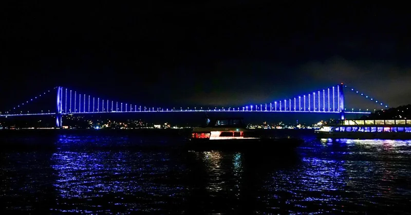 Türk Devletleri İş Birliği Günü nde İstanbul ile Ankara daki bazı köprü ve binalar turkuaz renge büründü